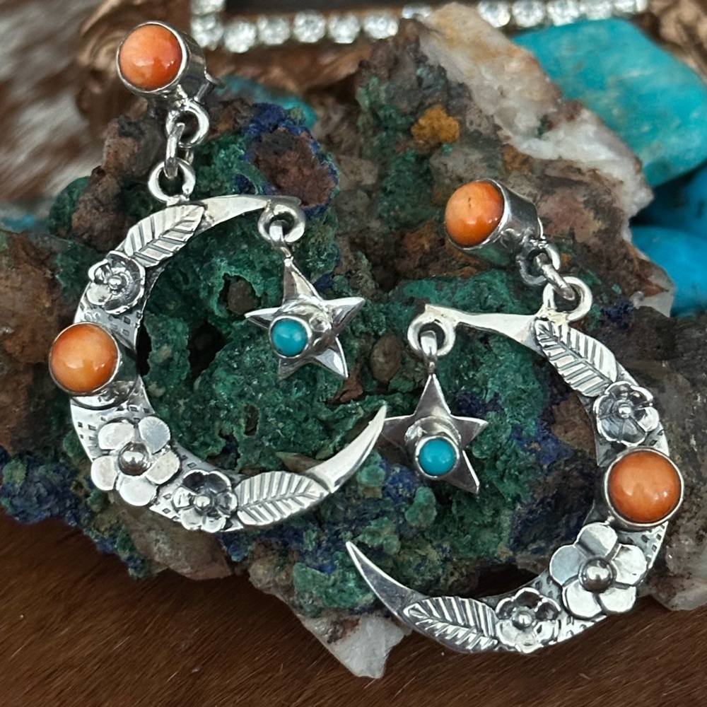 Spiny oyster turquoise moon, stars dangle southwestern Sterling silver earrings - Picture 5 of 6